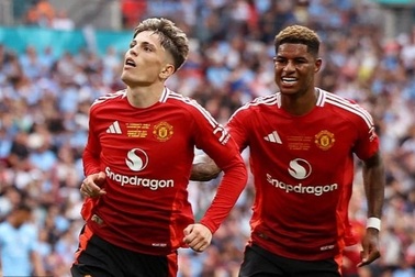 Ngôi sao Man Utd chỉ trích đồng đội vì thái độ bất mãn với HLV Amorim