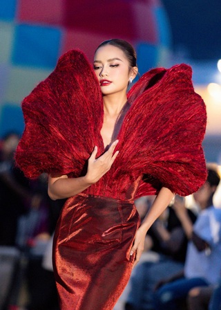 Hoa hậu Ngọc Châu lấy lại vóc dáng, xuất hiện rạng rỡ giữa dàn người đẹp - 1