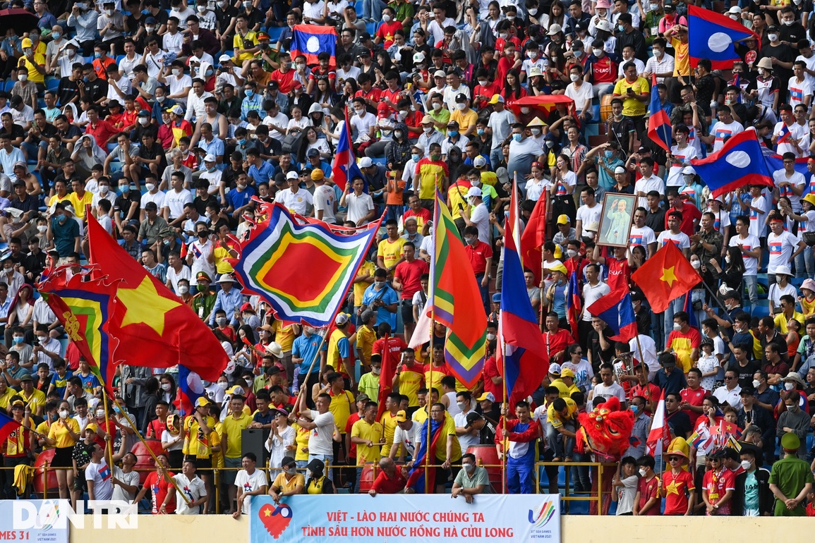 HLV U23 Lào: Chúng tôi tiếc vì không mang lại niềm vui cho CĐV Nam Định - 2 HLV U23 Lào: Chúng tôi tiếc vì không mang lại niềm vui cho CĐV Nam Định - 2