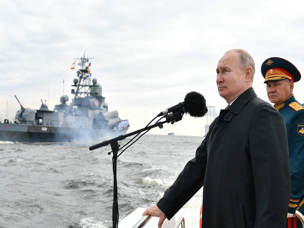 Ông Putin hé lộ thời điểm Hải quân Nga biên chế tên lửa bất khả chiến bại - 1 Ông Putin hé lộ thời điểm Hải quân Nga biên chế tên lửa bất khả chiến bại - 1