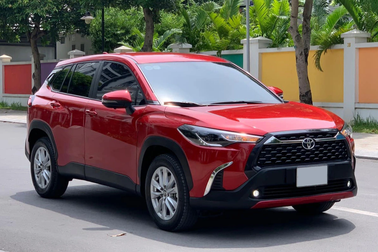 Doanh số thua Mazda CX-5 nhưng Toyota Corolla Cross vẫn tăng giá