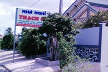 Chủ tịch xã bị đánh ghen tại nhà nghỉ