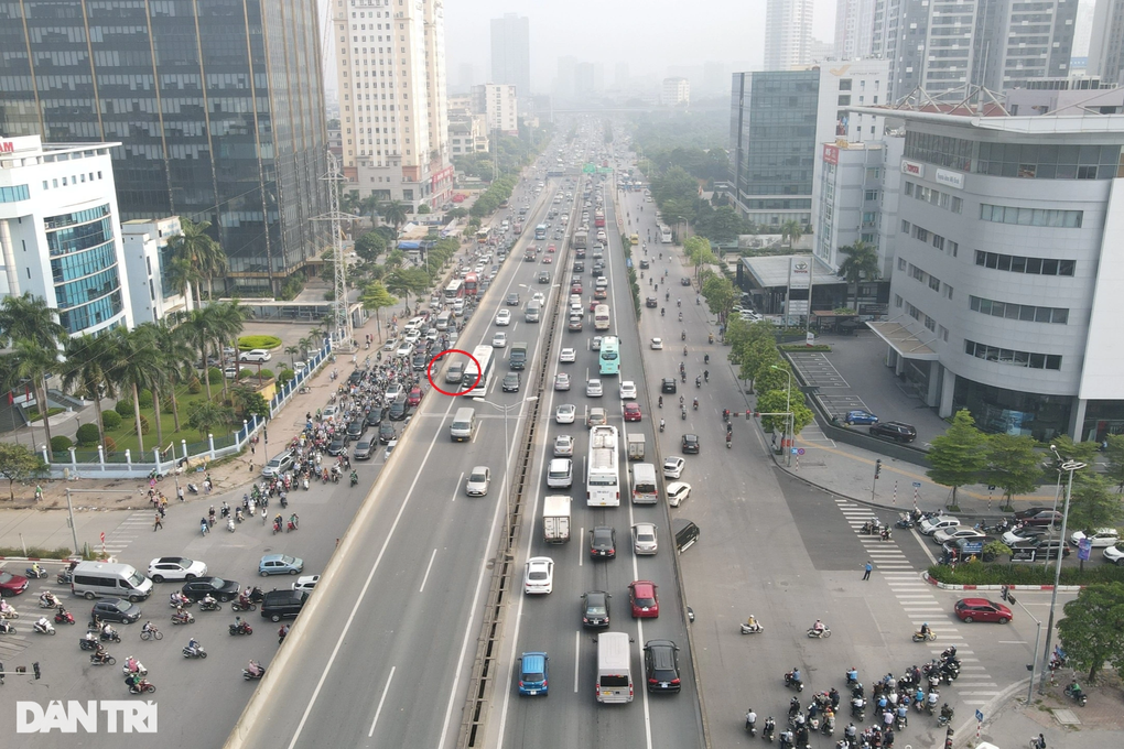 CSGT Hà Nội đi mô tô đặc chủng tuần tra trên đường vành đai 3 - 4 CSGT Hà Nội đi mô tô đặc chủng tuần tra trên đường vành đai 3 - 4