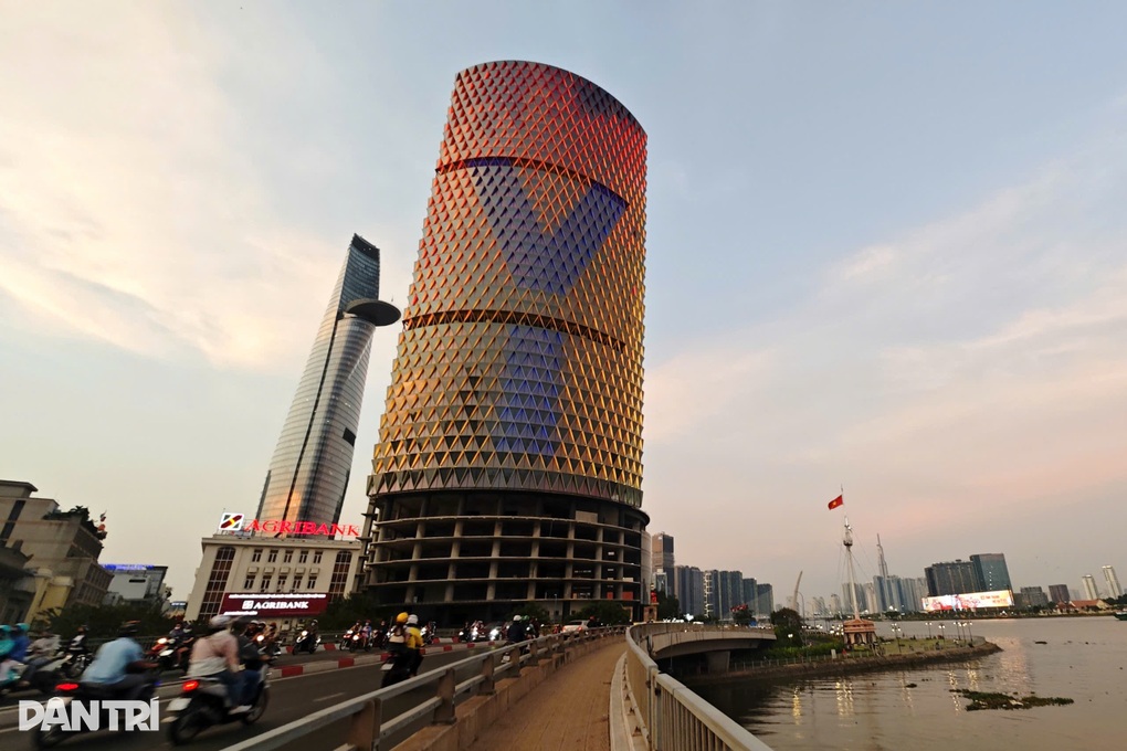 Xem xét cho hoàn thiện cao ốc xây dang dở trên đất vàng TPHCM - 2