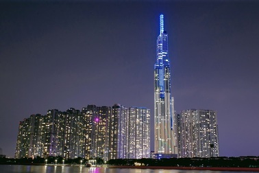 “Nụ cười Việt Nam” toả sáng trên tháp Landmark 81: Truyền đi thông điệp hòa bình