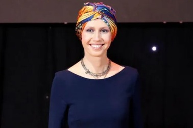 Đệ nhất Phu nhân Syria đối diện với bệnh ung thư vú bằng tinh thần lạc quan