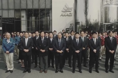 Một que kem tăng giá 2.000 đồng sau 25 năm, hãng kem cúi đầu xin lỗi khách