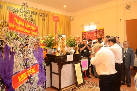 Phút giây nghẹn ngào bên linh cữu Giáo sư Trần Văn Khê