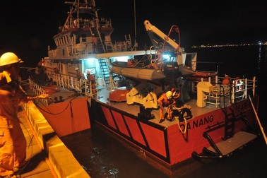 Quảng Nam: Khẩn cấp cứu một ngư dân bị ho ra máu