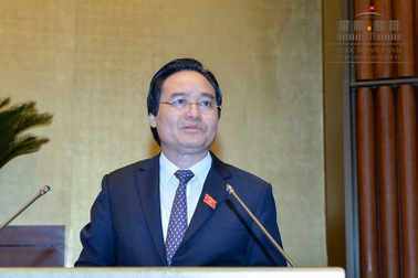 Đại biểu Quốc hội “truy” Bộ trưởng GD-ĐT số tiền lãng phí