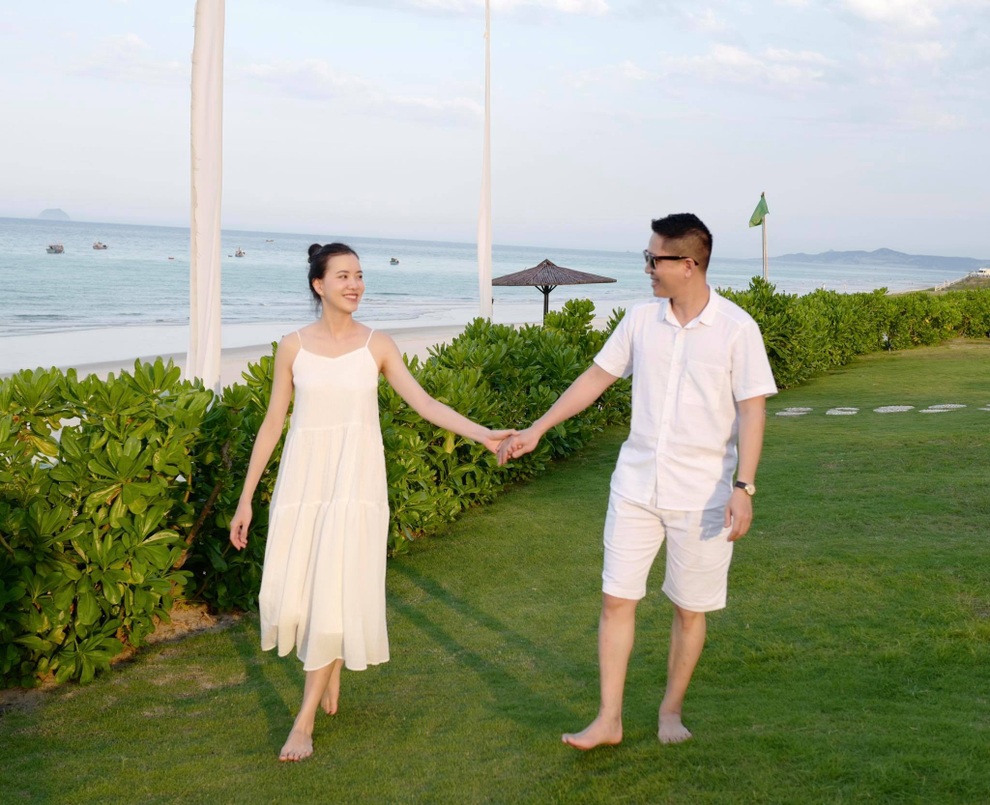 Chuyện tình yêu của MC - Top 15 Hoa hậu Việt Nam và doanh nhân hơn 12 tuổi - 1 Chuyện tình yêu của MC - Top 15 Hoa hậu Việt Nam và doanh nhân hơn 12 tuổi - 1