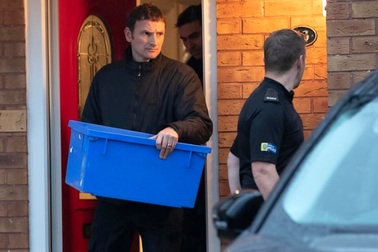 3 nghi phạm vụ 39 thi thể trong thùng xe ở Anh được tại ngoại