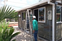 Căn nhà xây trong 5 ngày, chi phí rẻ không ngờ nhờ làm từ gạch... nhựa