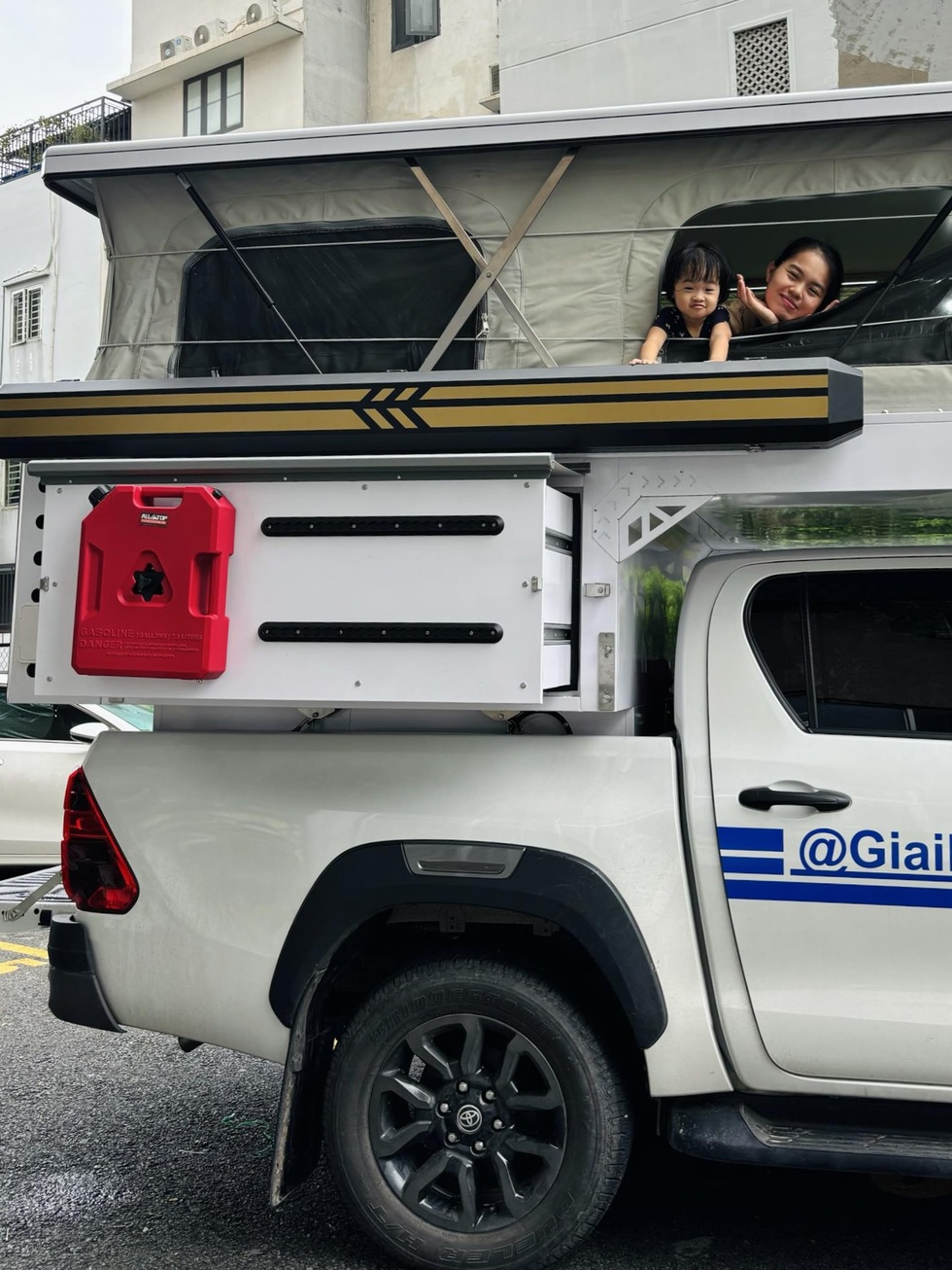 Gia đình 5 người ở TPHCM chi 1,5 tỷ đồng sắm nhà di động đi xuyên Việt - 2 Gia đình 5 người ở TPHCM chi 1,5 tỷ đồng sắm nhà di động đi xuyên Việt - 2