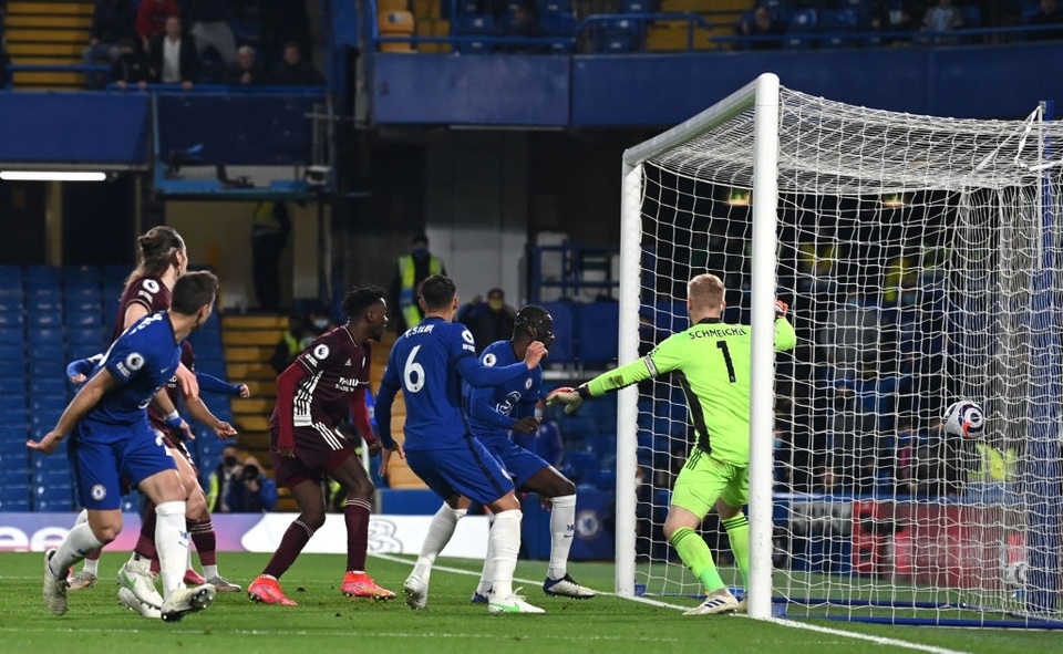 Chelsea 2-1 Leicester: VAR không thể cản The Blues trả thù - 4