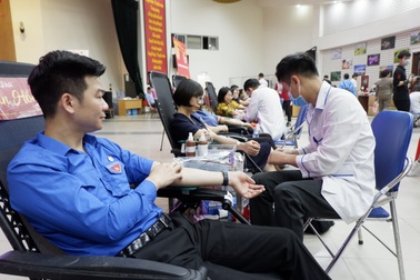 Hàng trăm cán bộ Bộ LĐ-TB&XH tham gia hiến máu tình nguyện