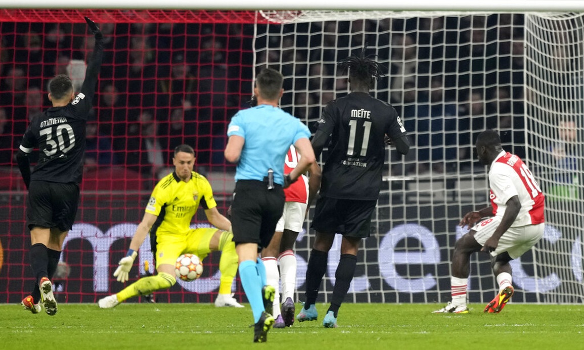 Đánh bại Ajax, Benfica tiến vào tứ kết Champions League - 1 Đánh bại Ajax, Benfica tiến vào tứ kết Champions League - 1