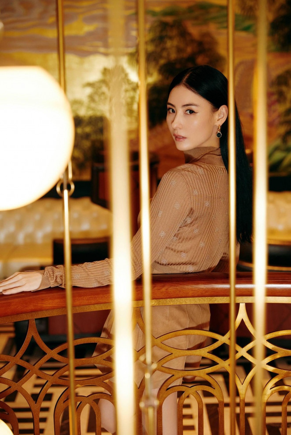 Trương Bá Chi sở hữu dáng vóc mướt mát, làn da sáng mịn - 7