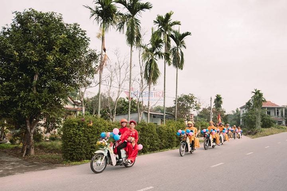 Chàng trai Quảng Trị đón dâu bằng loạt Honda Super Cub cũ cực chất - 4 Chàng trai Quảng Trị đón dâu bằng loạt Honda Super Cub cũ cực chất - 4