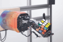 Ngỡ ngàng xem robot trí tuệ nhân tạo trổ tài xếp rubik bằng một tay