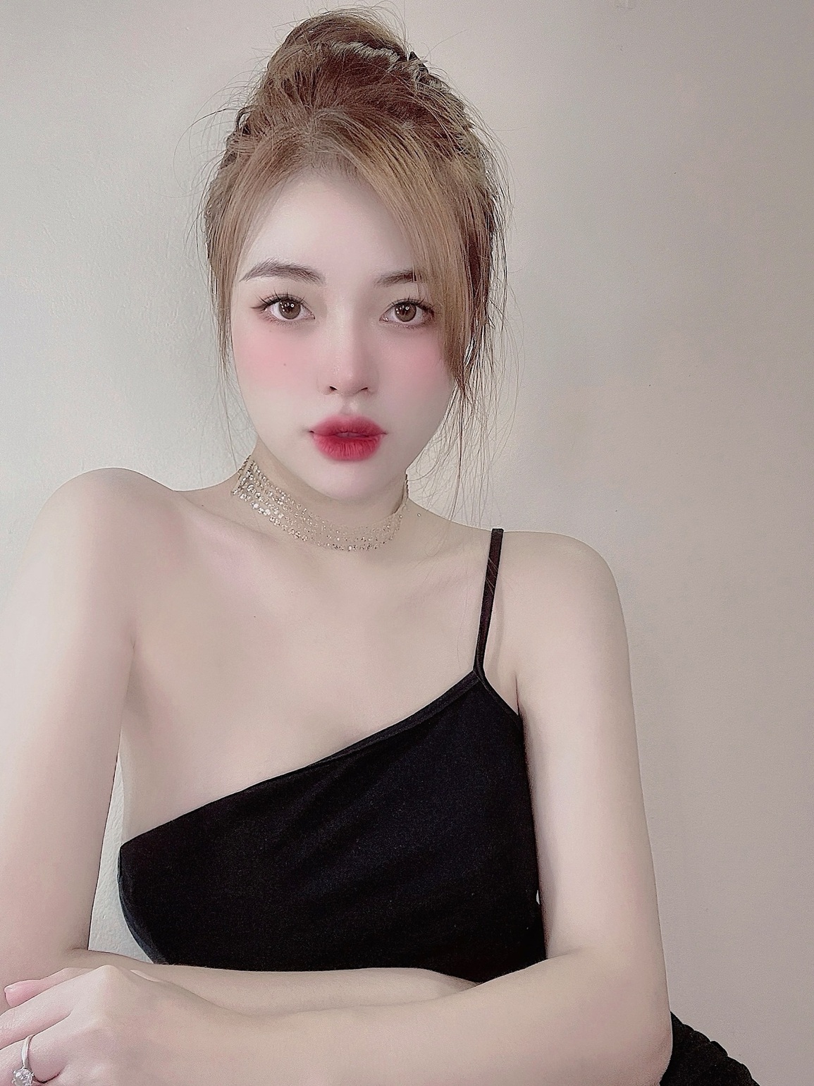 Nam Công an Phố trong làng làm lễ ăn hỏi với bạn gái kém 11 tuổi - 3 Nam Công an Phố trong làng làm lễ ăn hỏi với bạn gái kém 11 tuổi - 3
