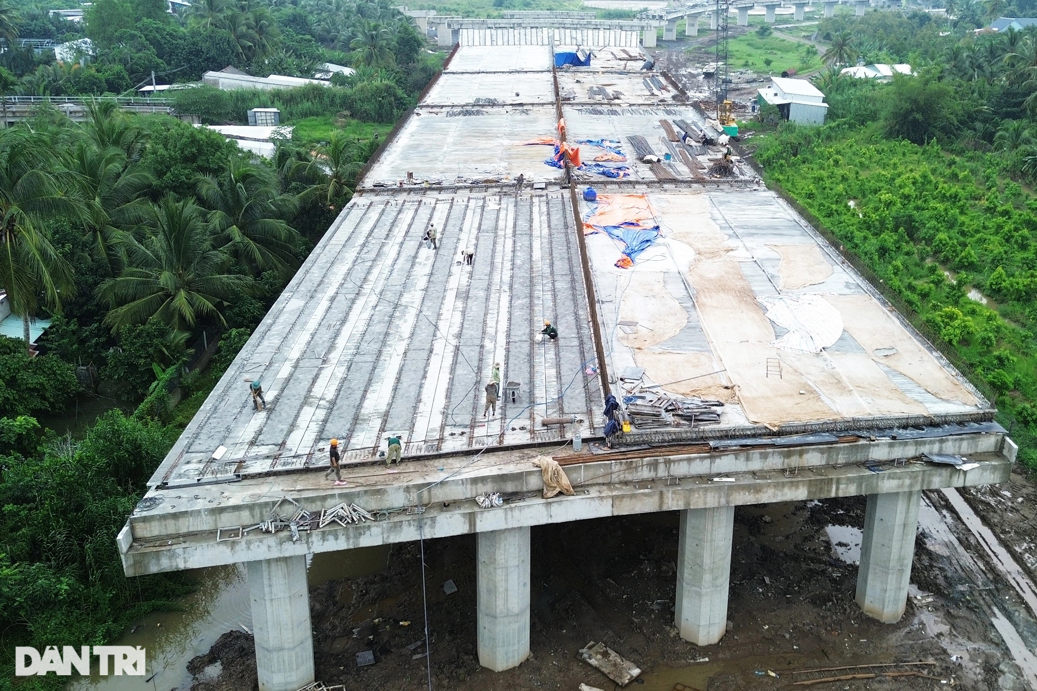 View - Hành trình đưa cát từ biển về đất liền xây cao tốc Cần Thơ - Cà Mau | Báo Dân trí