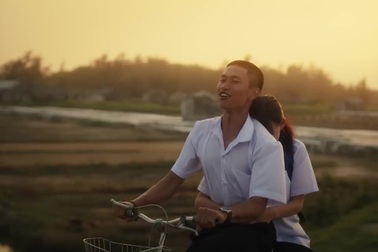 Ca sĩ Nguyễn Hùng hát "Phép màu", nhạc phim Đàn cá gỗ