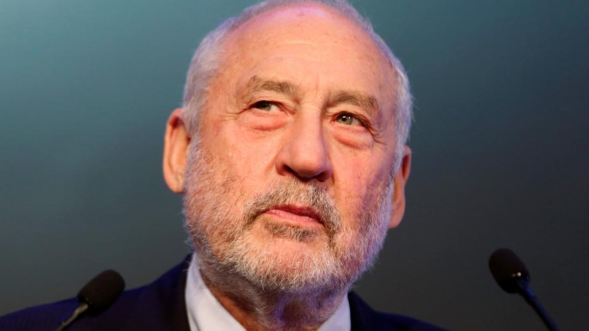 Chủ nhân giải Nobel Kinh tế đề xuất cách theo dõi tài sản của tài phiệt Nga - 1 Chủ nhân giải Nobel Kinh tế đề xuất cách theo dõi tài sản của tài phiệt Nga - 1