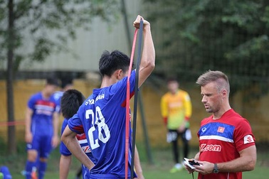 Chuyên gia thể lực người Đức “mất tích” bí ẩn ở U22 Việt Nam