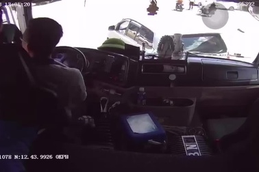 Video ghi lại cảnh tài xế T. bị đánh trên xe