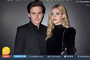 Hình xăm "minh chứng tình yêu" của Brooklyn Beckham thu hút sự bàn luận