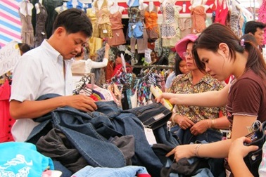 Dân giảm chi tiêu, hàng quán kinh doanh “nhỏ giọt”