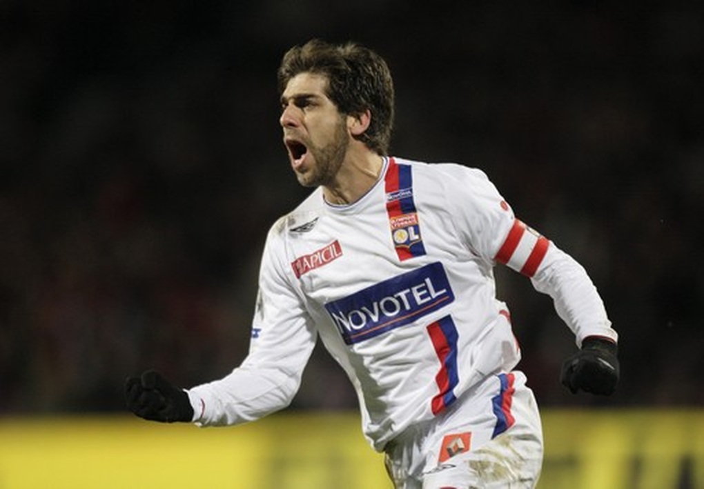 Großer Schock für die Fußballwelt: Französischer Gigant in die 2. Liga abgestiegen Cú sốc lớn làng túc cầu: Gã khổng lồ của Pháp bị giáng xuống hạng - 2