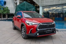 Toyota Corolla Cross giá từ 720 triệu, đấu Hyundai Tucson, Mazda CX-5