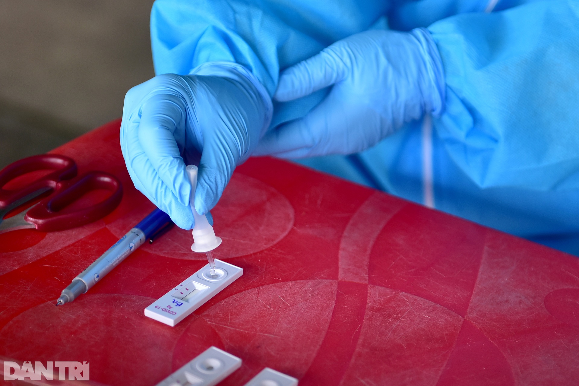 Bị test nhanh trên đường đi mua gạo, một người TPHCM dương tính SAR-CoV-2 - 8