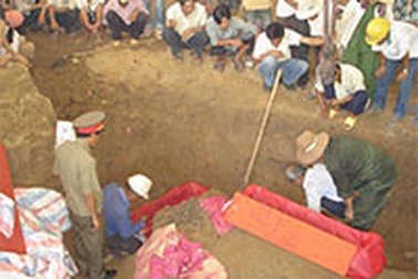 Quảng Nam: Lại phát hiện mộ liệt sĩ chôn tập thể