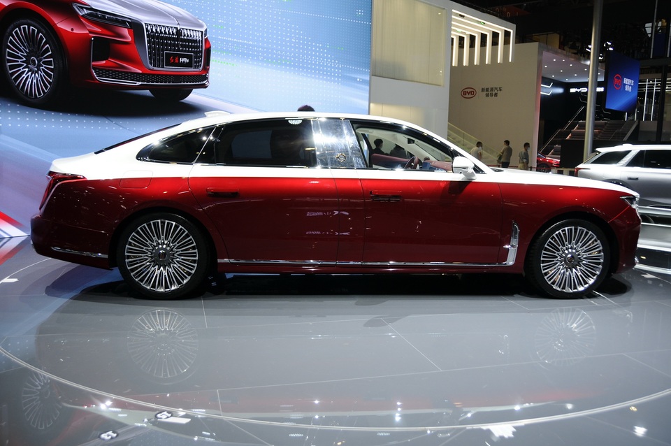 Cận cảnh mẫu Hongqi H9+ được mệnh danh là xe Maybach của Trung Quốc - 7 Cận cảnh mẫu Hongqi H9+ được mệnh danh là xe Maybach của Trung Quốc - 7
