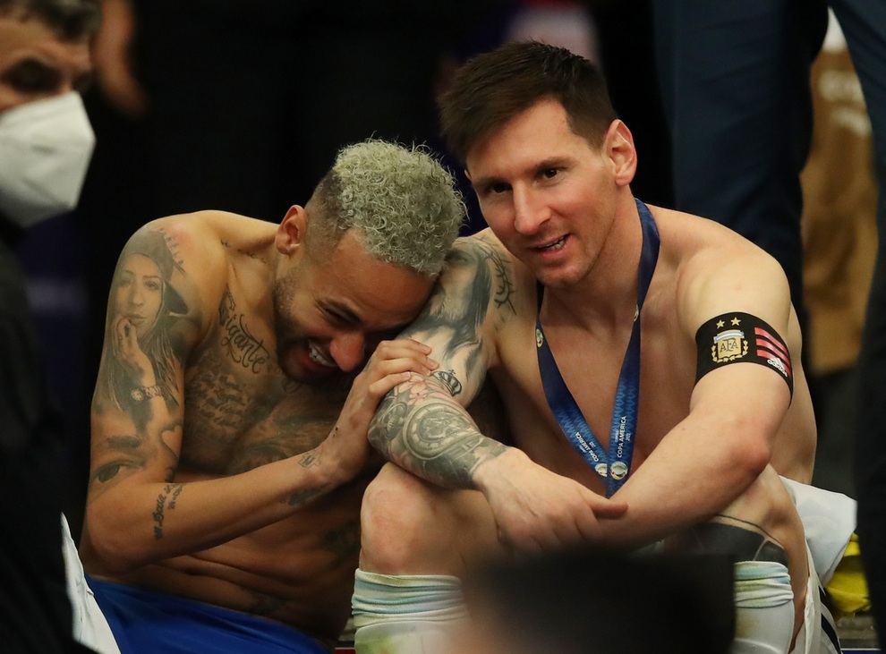 Messi an ủi Neymar, tri ân Di Maria sau chức vô địch Copa America - 3 Messi an ủi Neymar, tri ân Di Maria sau chức vô địch Copa America - 3