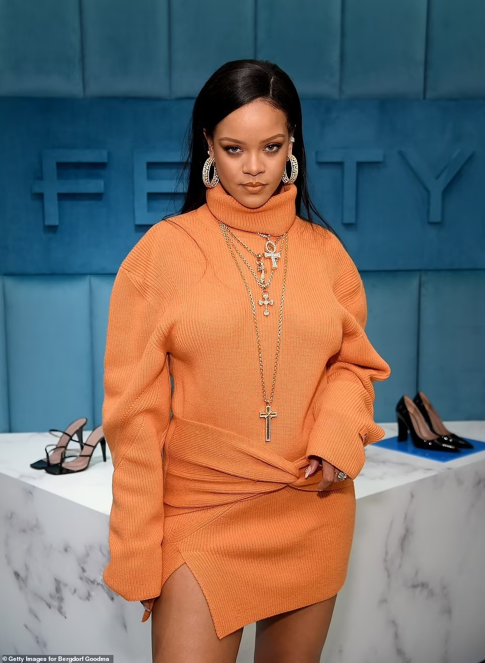 Rihanna - America's youngest female billionaire: From poverty to billions of dollars - 1