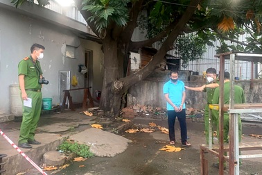 Tụ tập ăn nhậu giữa mùa dịch, bảo vệ ngân hàng đâm chết đồng nghiệp