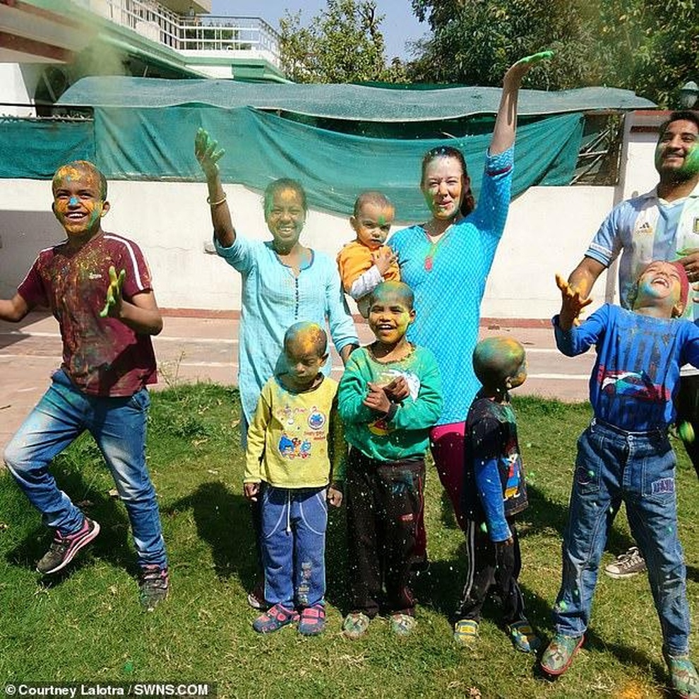 Người phụ nữ bán hết tài sản… nhận nuôi 11 đứa trẻ cơ nhỡ - 5