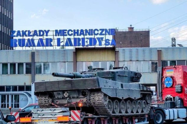 Ba Lan mở trung tâm sửa chữa xe tăng cho Ukraine bất chấp cảnh báo của Nga