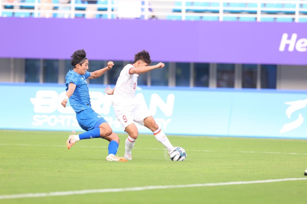 Sự trưởng thành của tiền đạo Quốc Việt trong màu áo Olympic Việt Nam - 2 Sự trưởng thành của tiền đạo Quốc Việt trong màu áo Olympic Việt Nam - 2