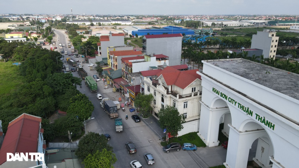 Lo ngại cách ly, đoàn rước dâu quay xe khi gần tới nhà trai ở Thuận Thành - 1 Lo ngại cách ly, đoàn rước dâu quay xe khi gần tới nhà trai ở Thuận Thành - 1