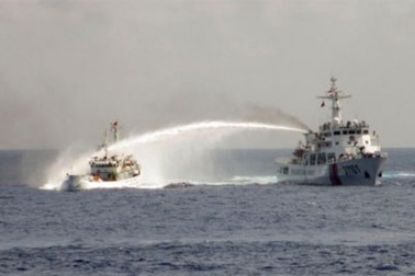 Báo Diplomat: Trung Quốc “thêm dầu vào lửa” cho căng thẳng khu vực