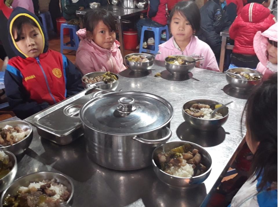 Hiệu trưởng nhắc phụ huynh giữ ấm học sinh qua điện thoại, Zalo - 1 Hiệu trưởng nhắc phụ huynh giữ ấm học sinh qua điện thoại, Zalo - 1
