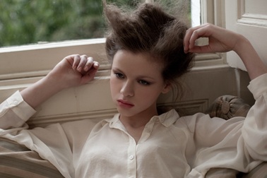 Vẻ tinh khôi của người mẫu trẻ Eleanor 