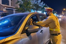 Hai tuần đo nồng độ cồn, hơn 100 tài xế nộp phạt gần nửa tỷ đồng