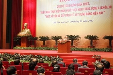“Tự phê bình phải bắt đầu từ cán bộ lãnh đạo, quản lý”