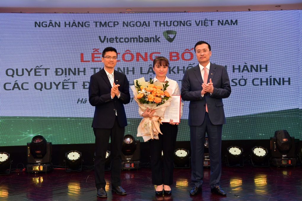 Vietcombank thành lập Khối Vận hành và điều chuyển nhân sự trụ sở chính - 3 Vietcombank thành lập Khối Vận hành và điều chuyển nhân sự trụ sở chính - 3